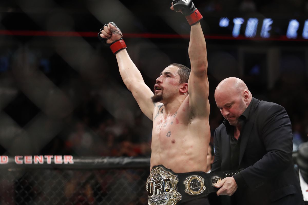 Israel Adesanya: Tôi sẽ cho Robert Whittaker thấy rằng tôi vĩ đại hơn tôi nghĩ 